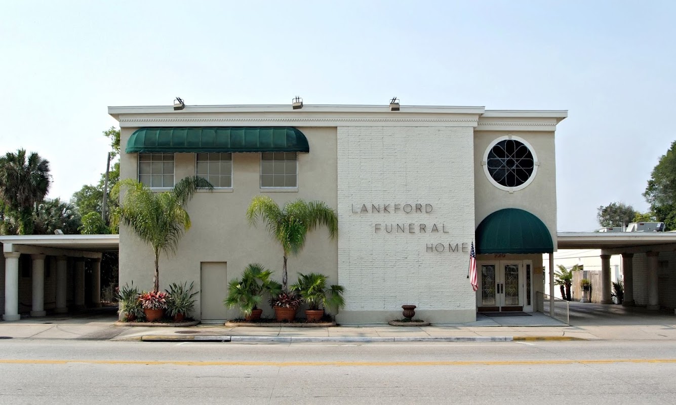 Lankford Funeral Home & Crematory building in Deland, Florida
