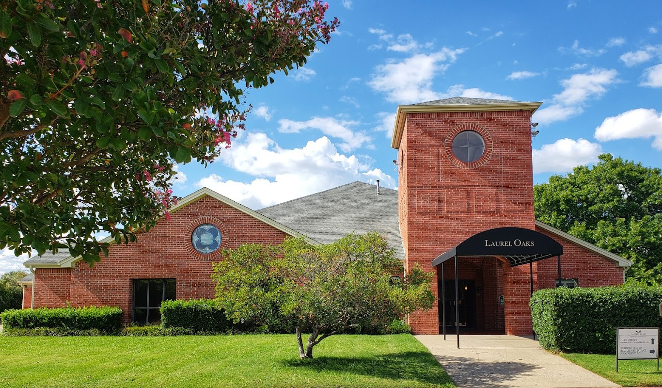 Laurel Oaks Funeral Home building in Mesquite, Texas