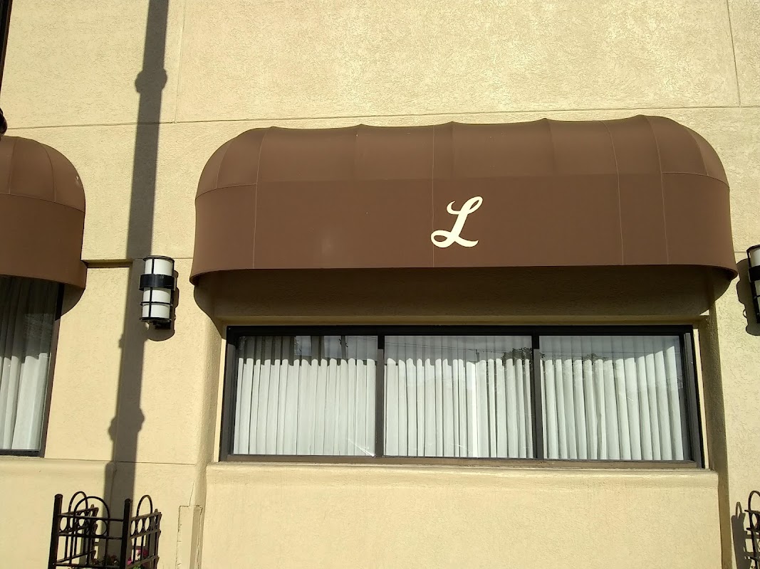 Leak's & Sons building in Chicago, Illinois