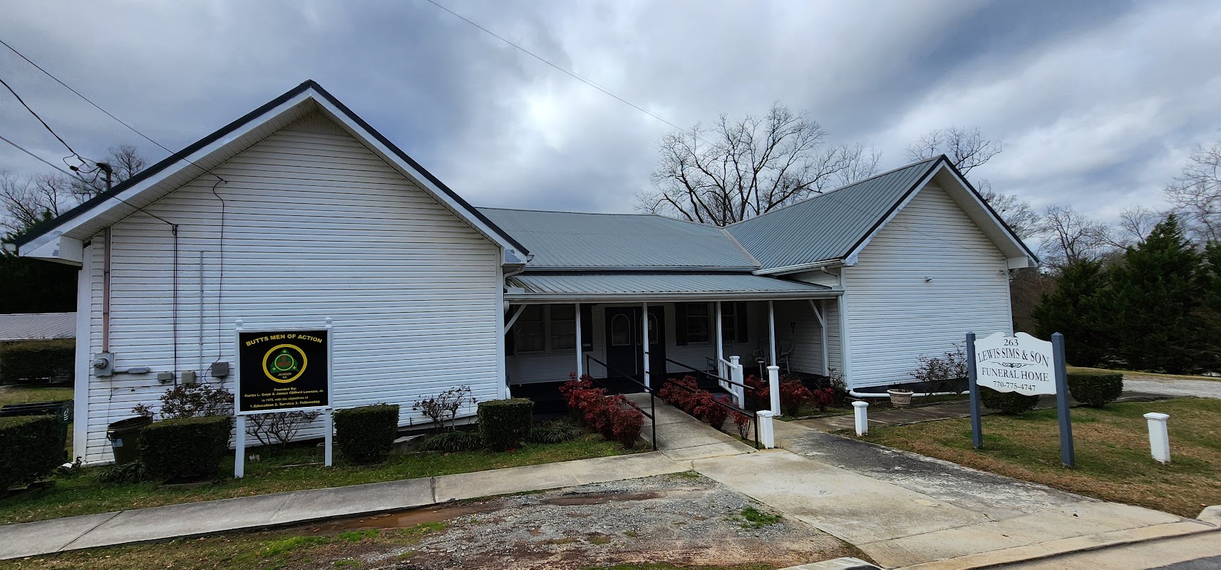 Lewis Sims & Son Funeral Home building in Jackson, Georgia
