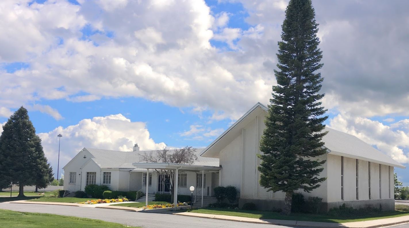 Lindquist Clearfield Mortuary building in Clearfield, Utah