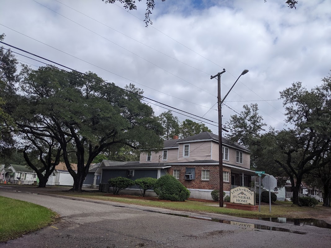 Linen-Knox Funeral Home building in Georgetown, South Carolina