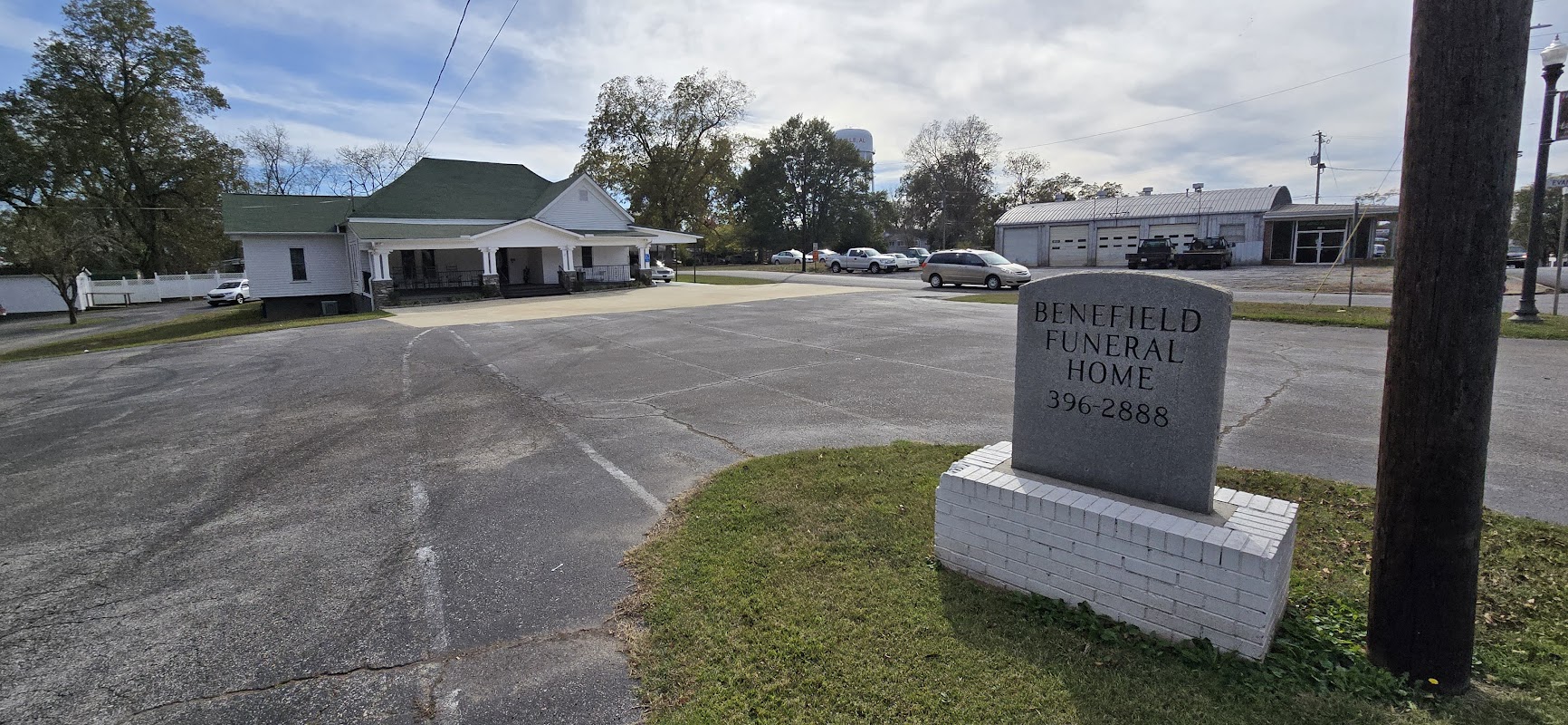 Benefield Funeral Home building in Lineville, Alabama