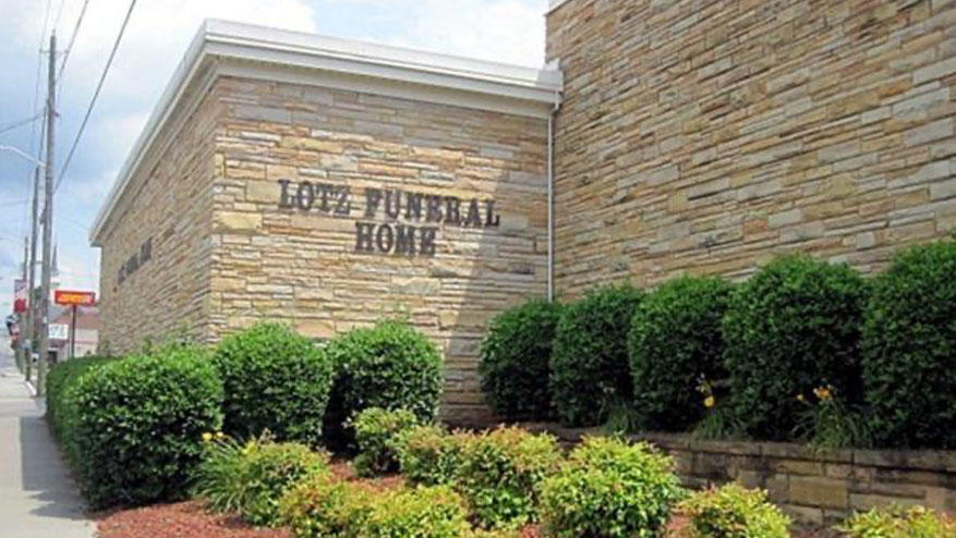 Lotz Funeral Home building in Vinton, Virginia
