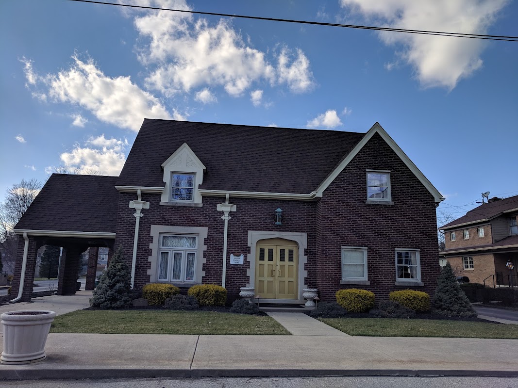 Maham Funeral Home building in Williamsburg, Ohio