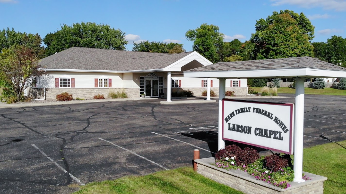 Mahn Family Funeral & Cremation Services - Larson Chapel building in Zumbrota, Minnesota