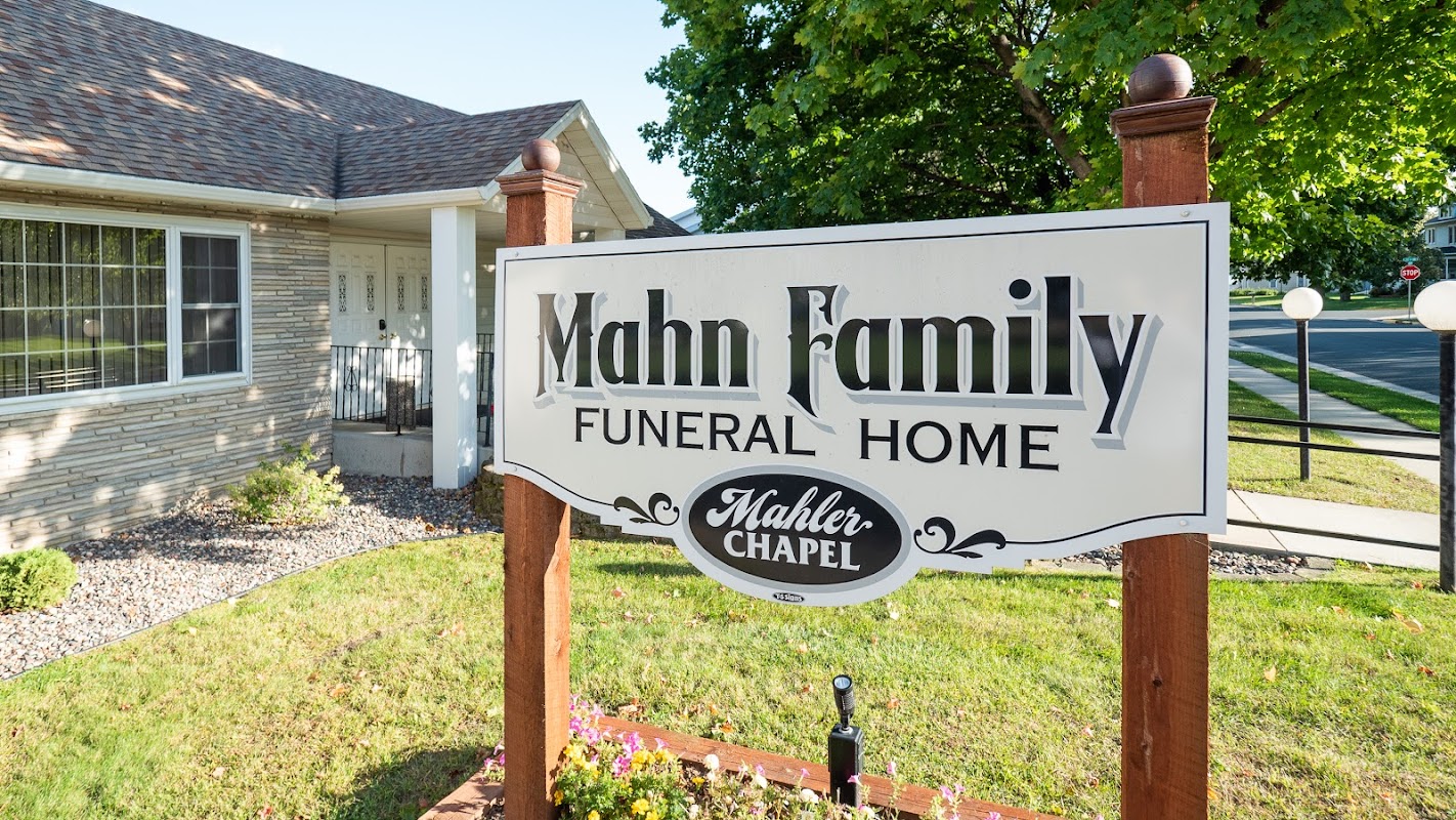 Mahn Family Funeral & Cremation Services - Mahler Chapel building in Pine Island, Minnesota