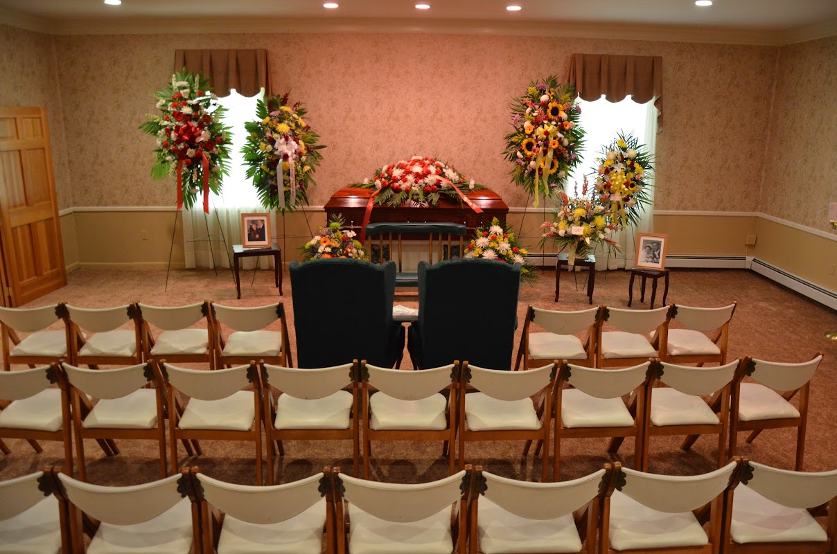 Mcmanus-Lorey Funeral Home building in Medford, New York