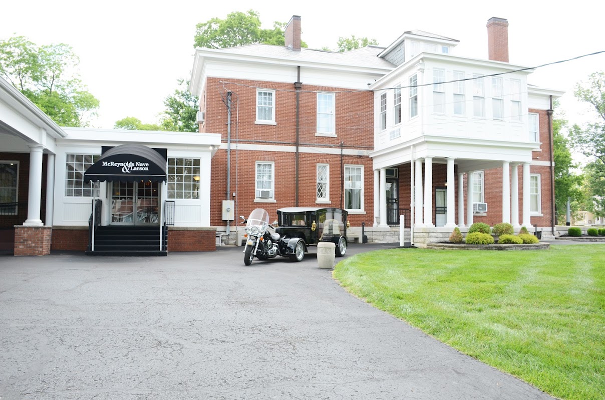 McReynolds-Nave & Larson Funeral Home building in Clarksville, Tennessee