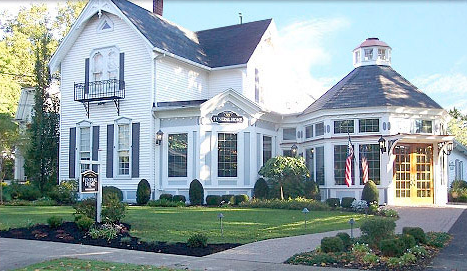 Merton H Kays Funeral Home, Inc. building in Honeoye Falls, New York