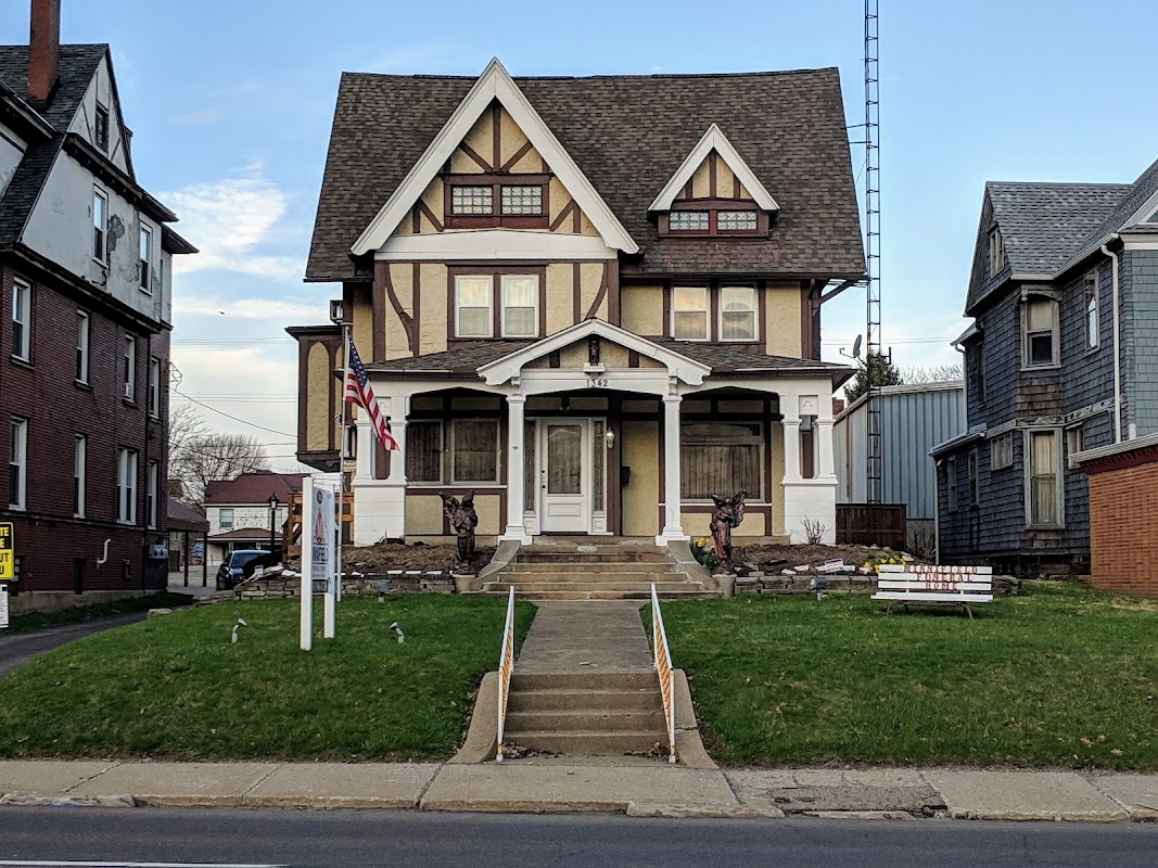 Minnifield Funeral Home building in Canton, Ohio
