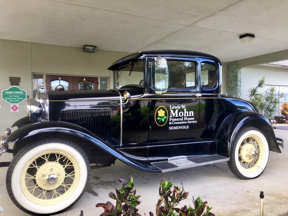 Mohn Funeral Home & Cremation Services building in Seminole, Florida