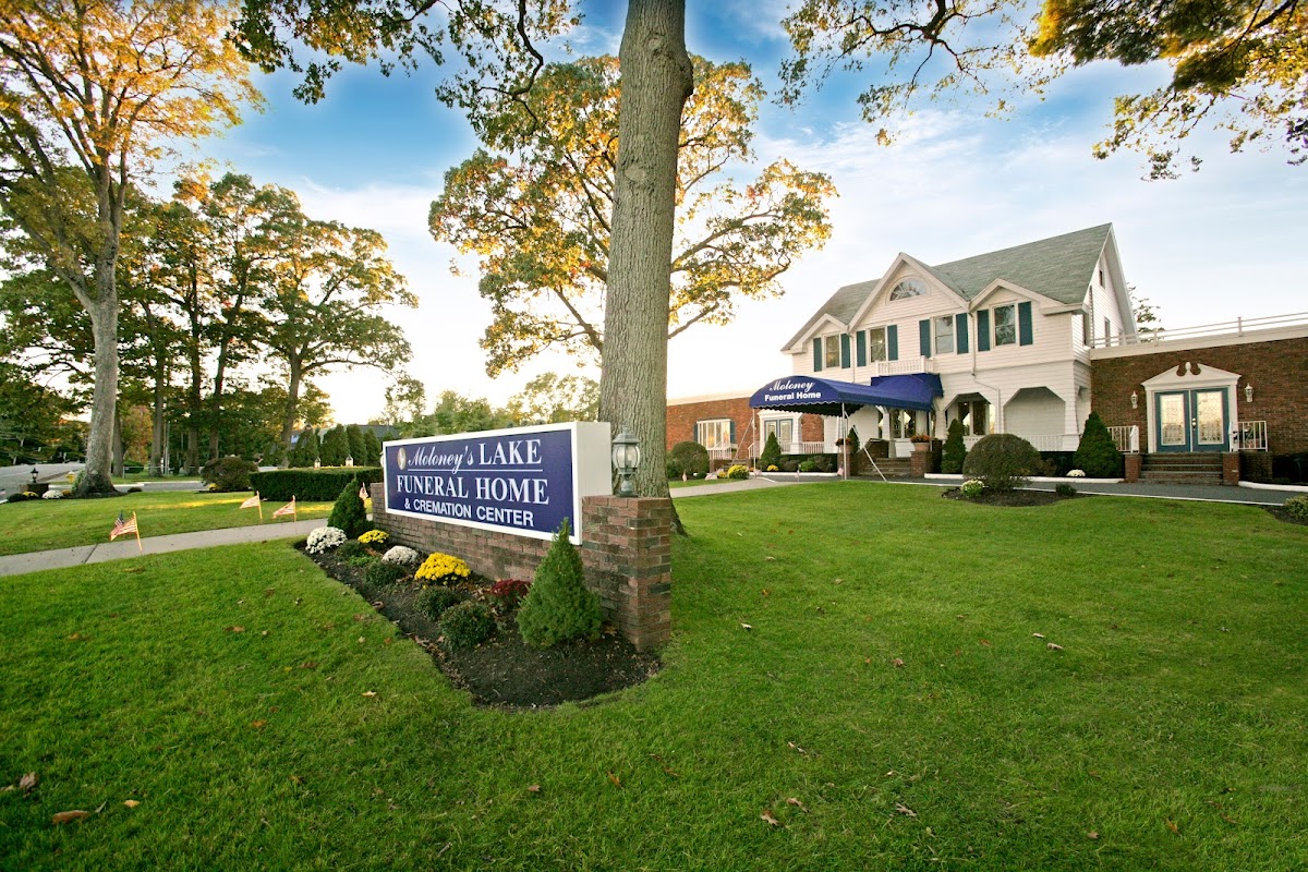 Moloney'S Lake Funeral Home & Cremation Center building in Lake Ronkonkoma, New York