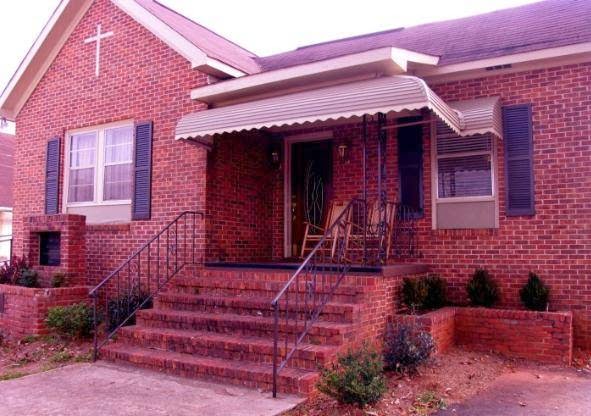 M.W. Lee Mortuary building in West Point, Georgia