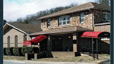 Nave Funeral Home building in Erin, Tennessee