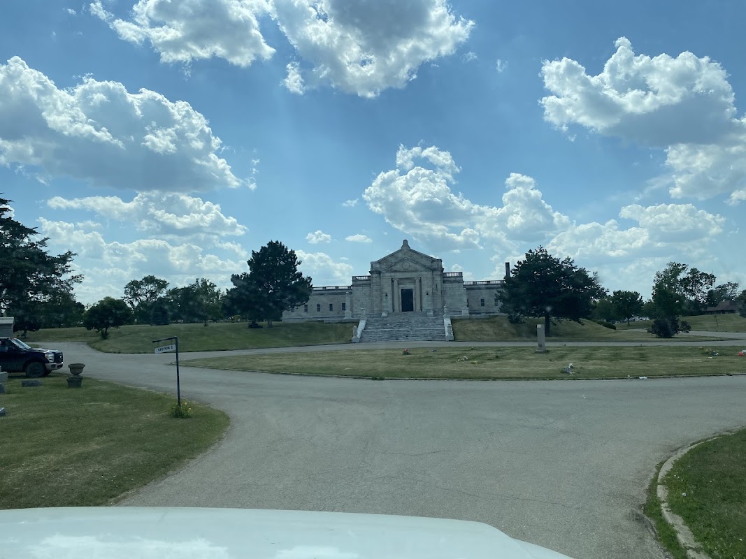 Oakridge Cemetery building in Hillside, Illinois