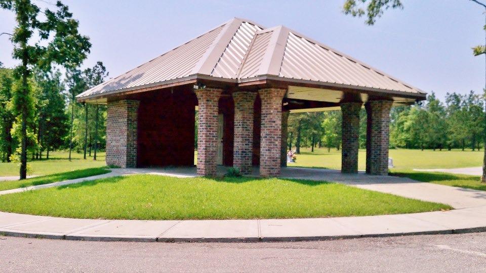 Pinehaven Funeral Home & Crematory building in Hattiesburg, Mississippi