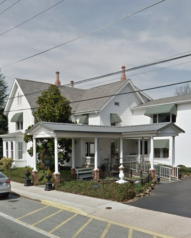 Pippin Funeral Home building in Camden Wyoming, Delaware