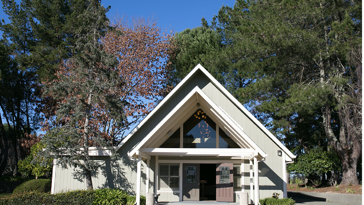 Pleasant Hills Memorial Park & Mortuary building in Sebastopol, California