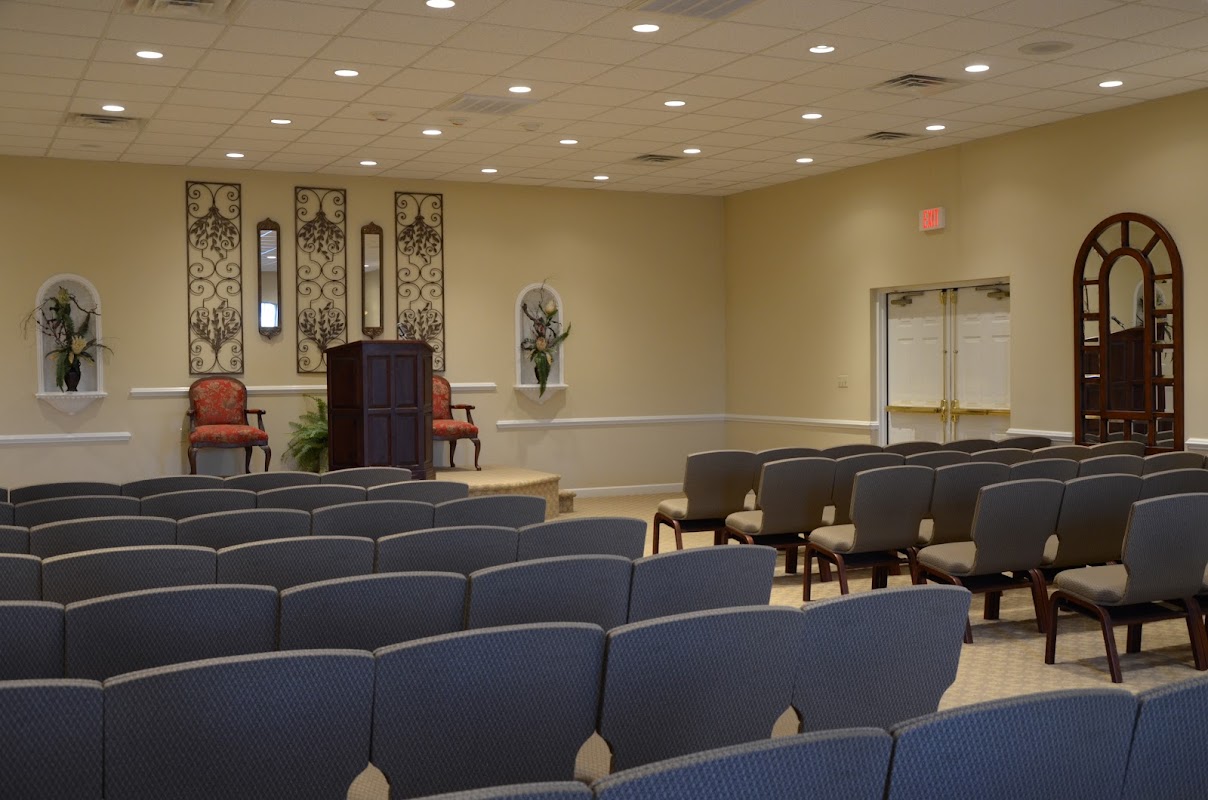 Puckett Funeral Home building in Farmville, Virginia