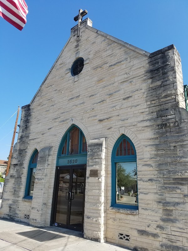 Puente & Sons Funeral Chapels building in San Antonio, Texas