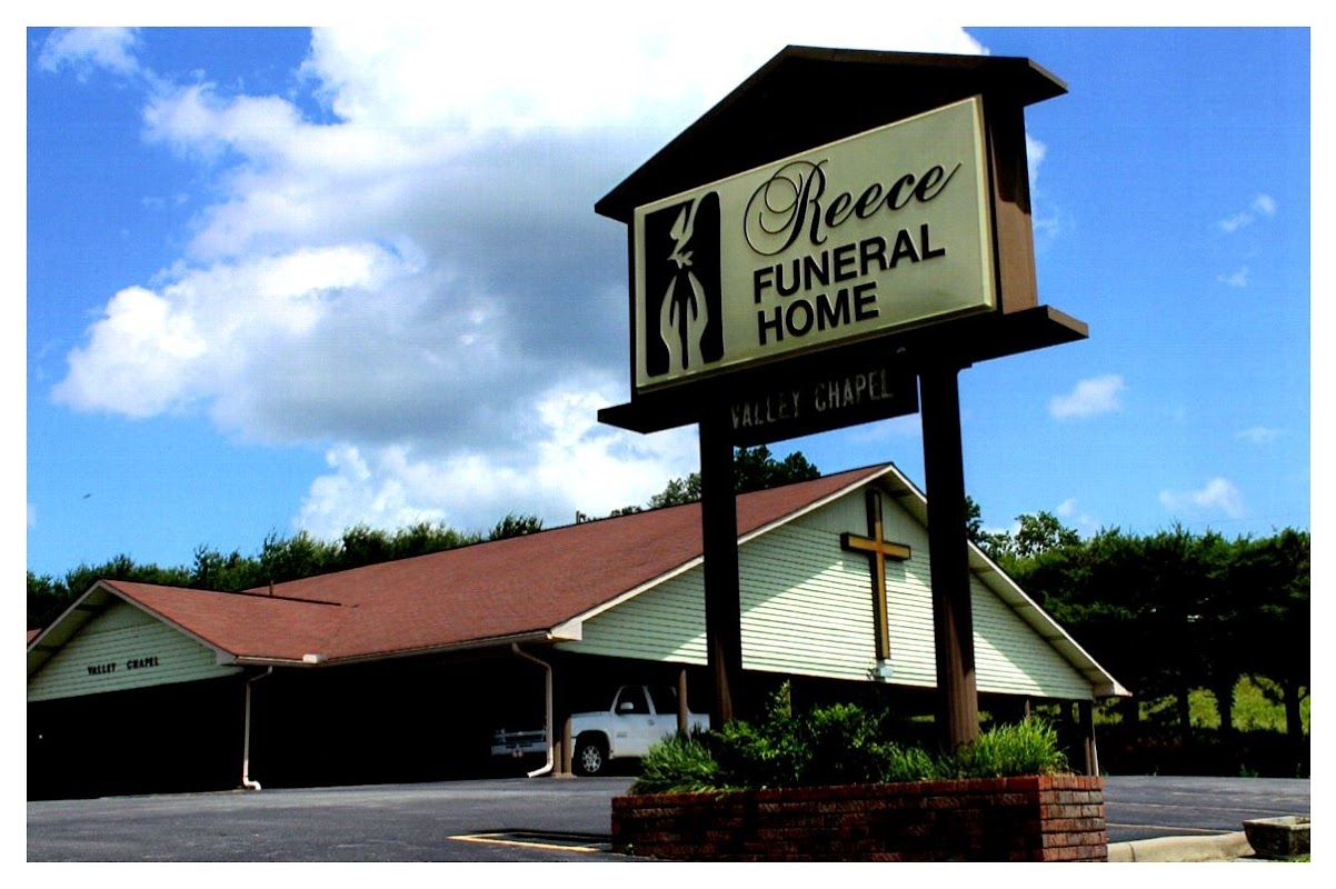 Reece Funeral Home & Valley Chapel building in Harrogate, Tennessee