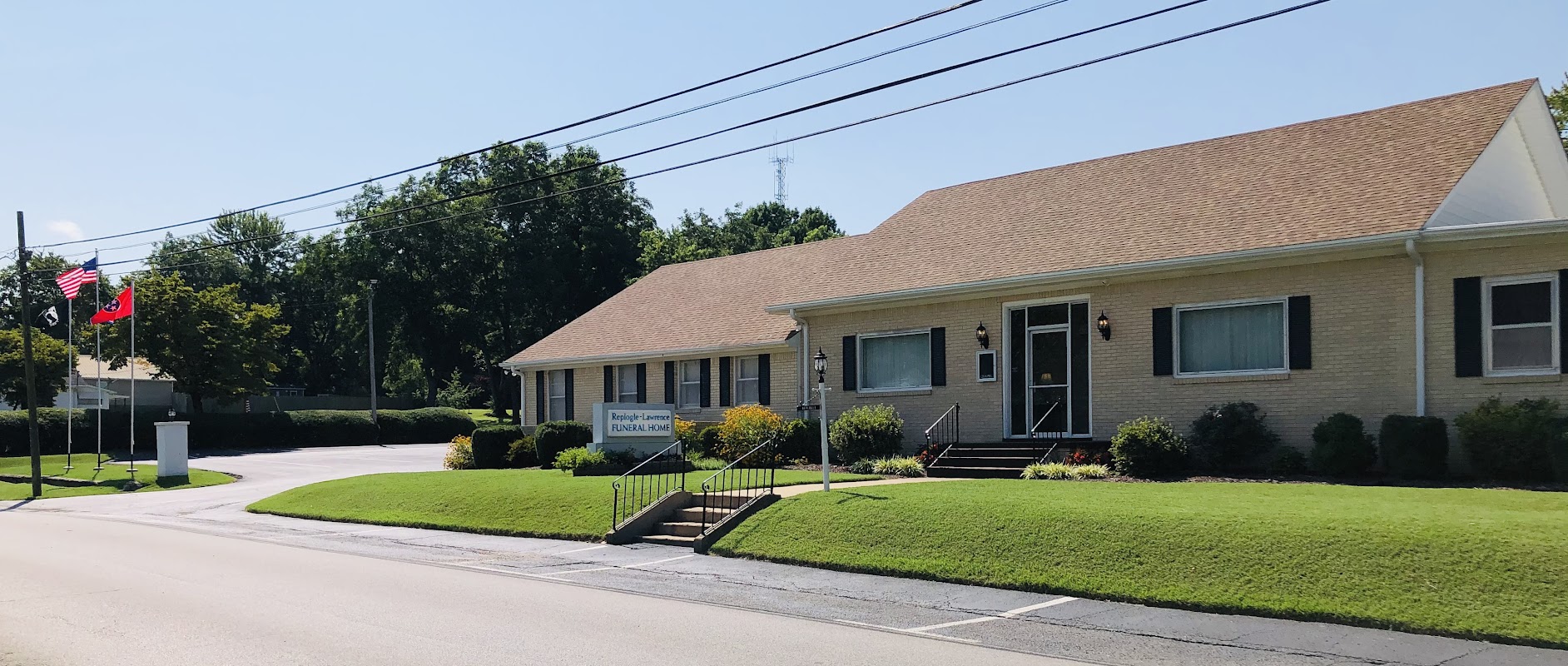 Replogle-Lawrence Funeral Home building in Medina, Tennessee