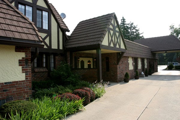 Richard A. Henry Funeral Home building in Battle Creek, Michigan