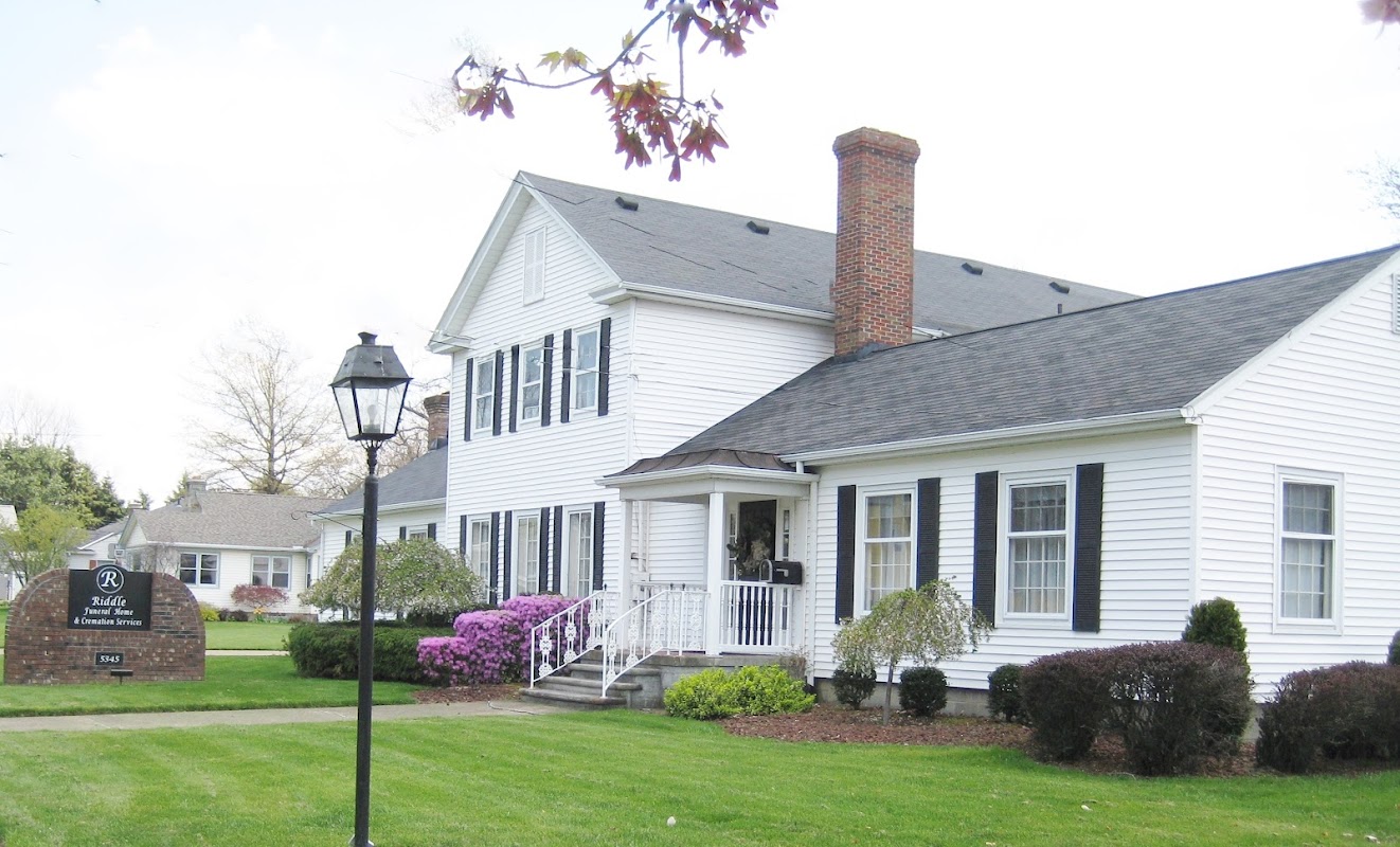 Riddle Funeral Home building in Vermilion, Ohio