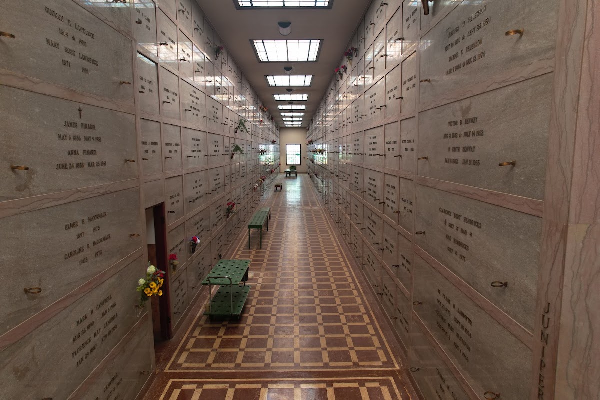 Riverview Abbey Funeral Home Mausoleum & Crematorium building in Portland, Oregon