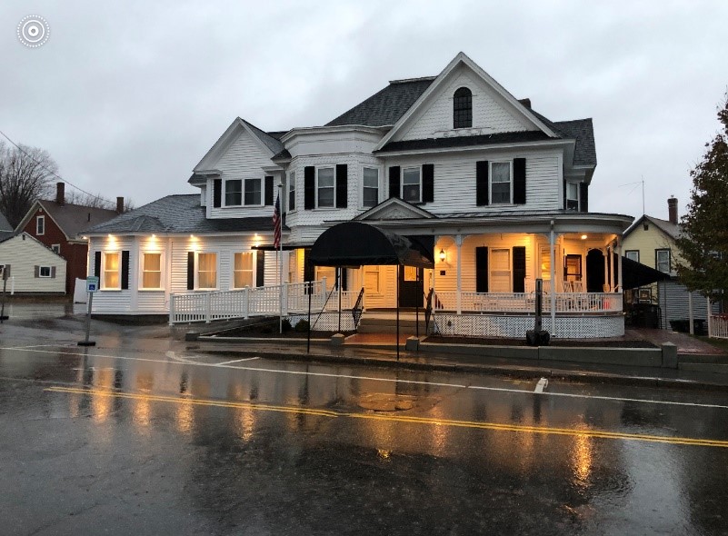 Roan Family Funeral Home building in Suncook, New Hampshire