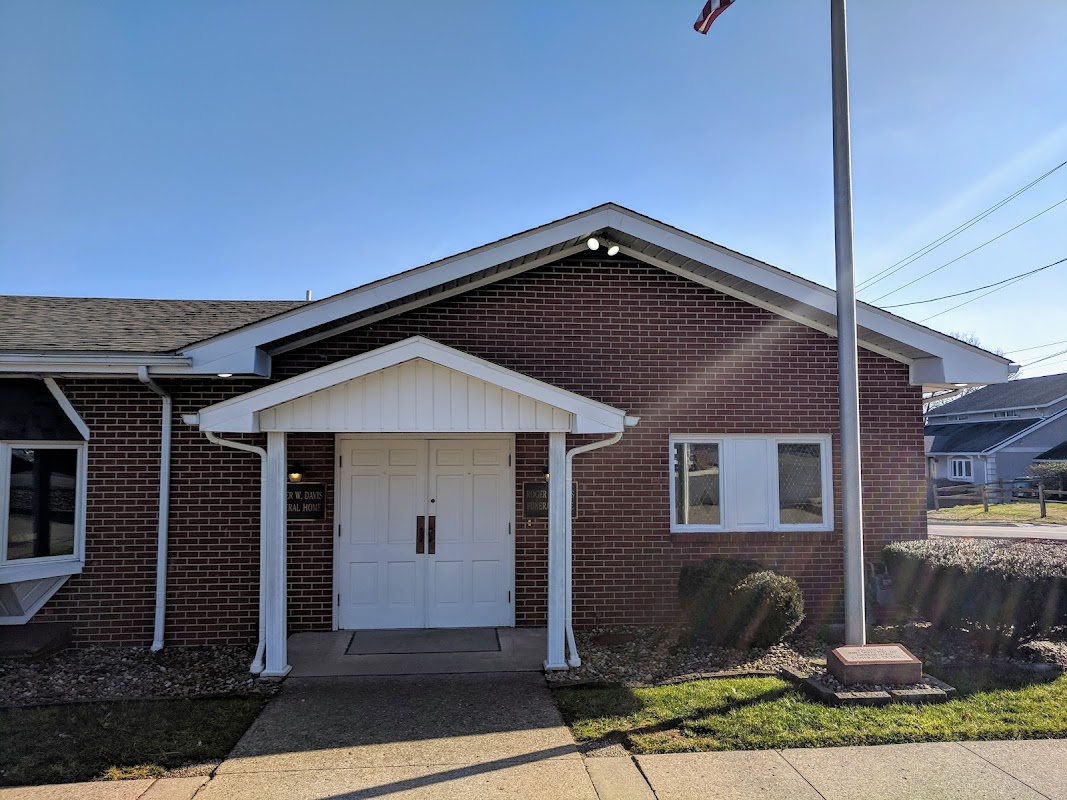 Roger W. Davis Funeral Home building in West Portsmouth, Ohio