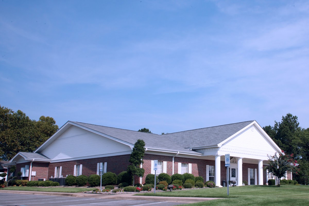 Roller-McNutt Funeral Home building in Clinton, Arkansas