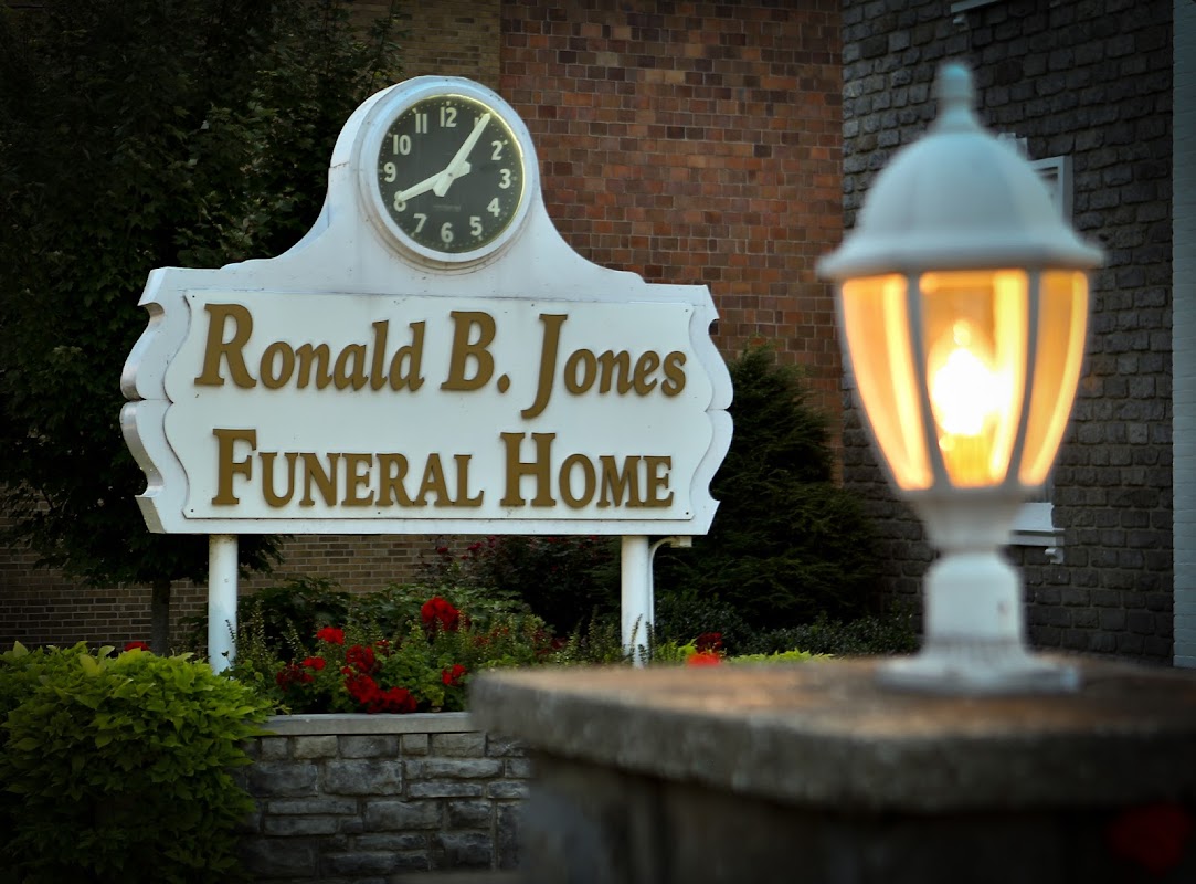 Ronald B Jones Funeral Home building in Ludlow, Kentucky