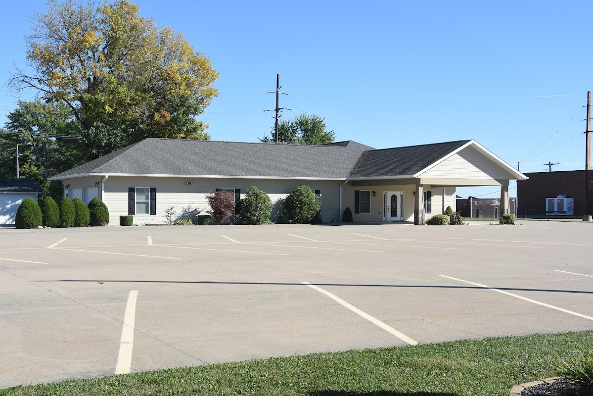 Schmitz-Lynk Funeral Homes building in Donnellson, Iowa