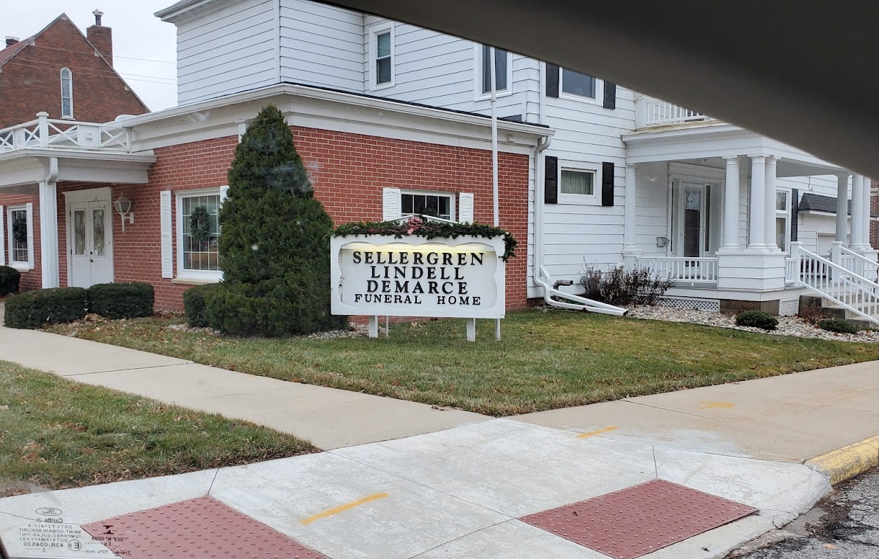Sellergren-Lindell-DeMarce Funeral Home building in Red Oak, Iowa