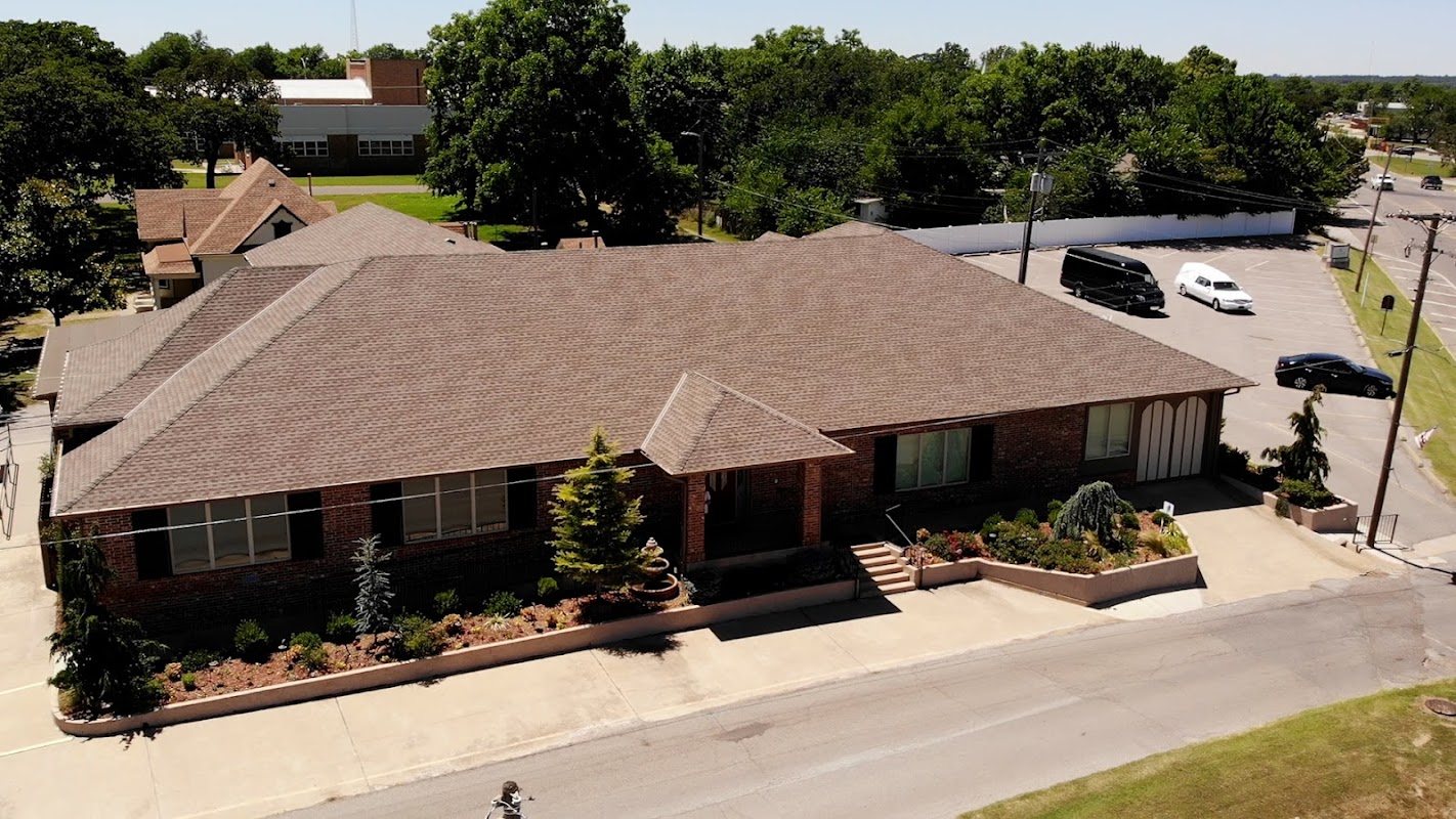 Smith-Parks Funeral Service Center building in Harrah, Oklahoma
