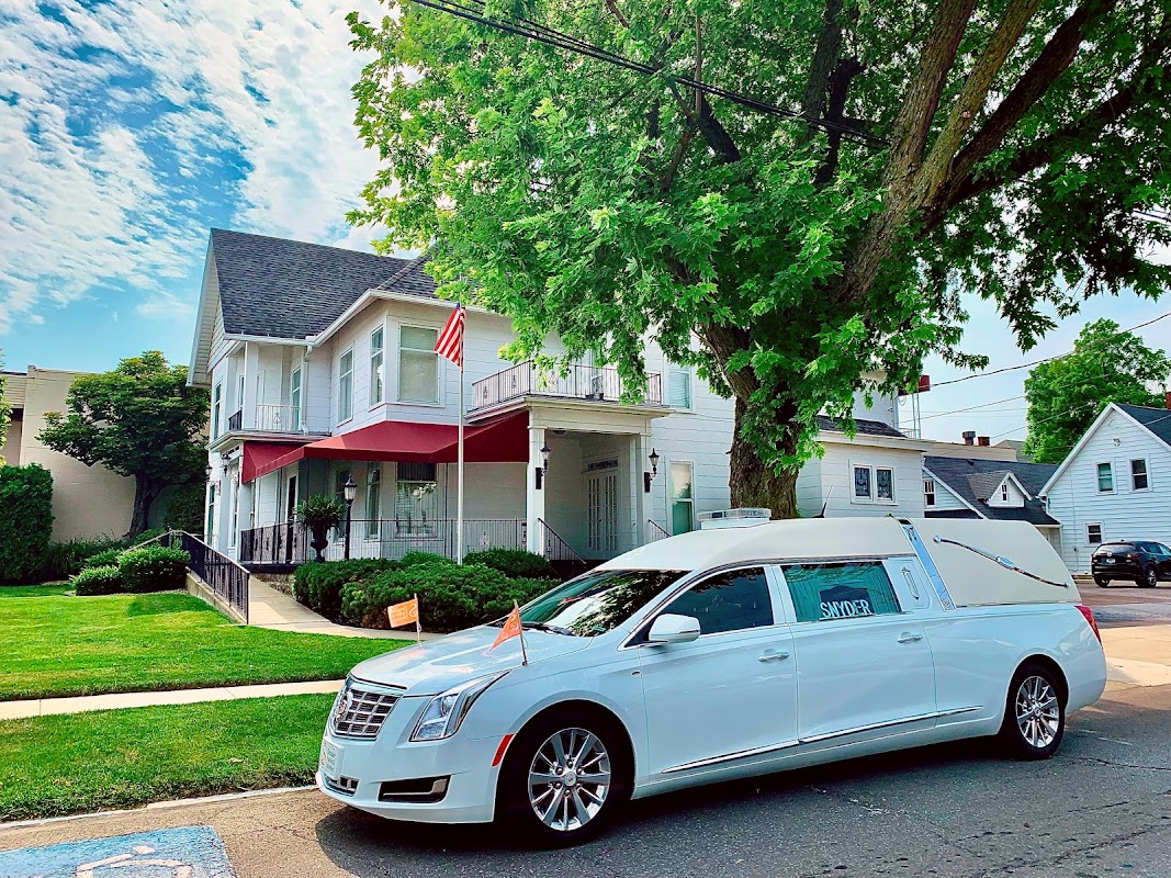 Snyder Funeral Homes - Gunder/Hall Chapel building in Marion, Ohio