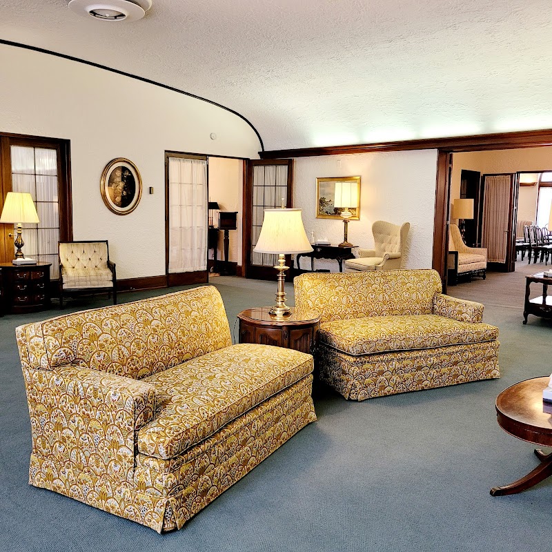 Suminski-Weiss Funeral Home building in Milwaukee, Wisconsin