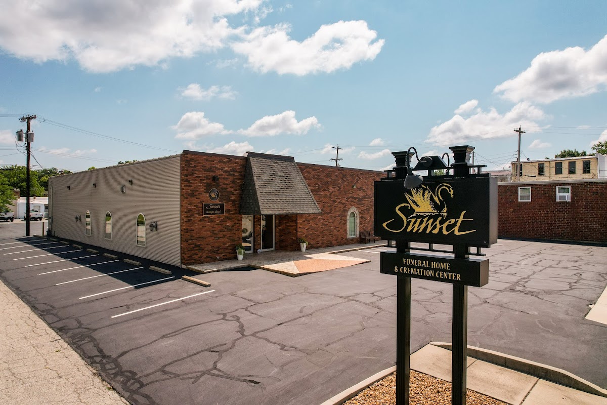 Sunset Funeral Home - Covington Chapel building in Covington, Indiana