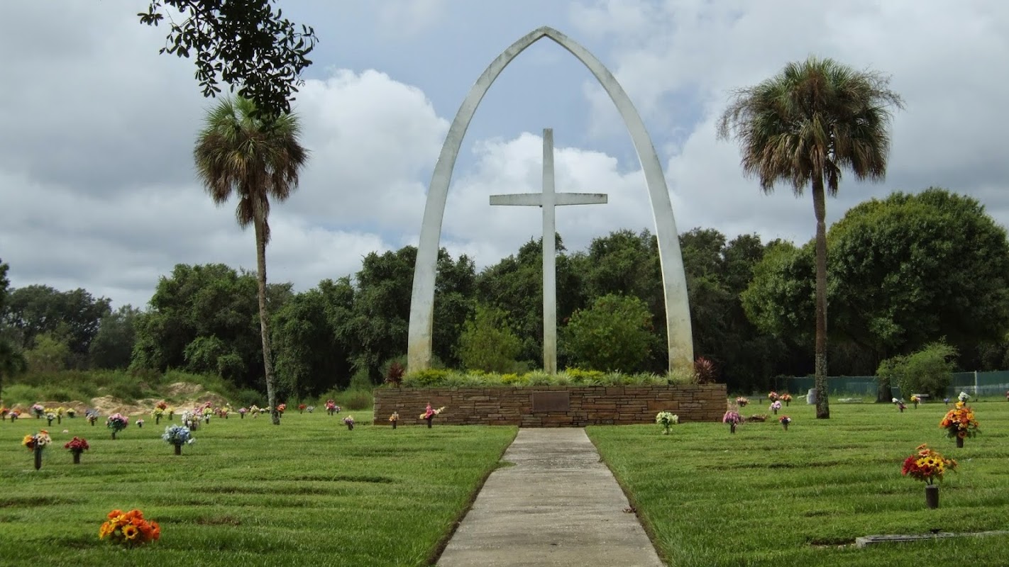 Sunset Funeral Home & Memory Gardens building in Thonotosassa, Florida