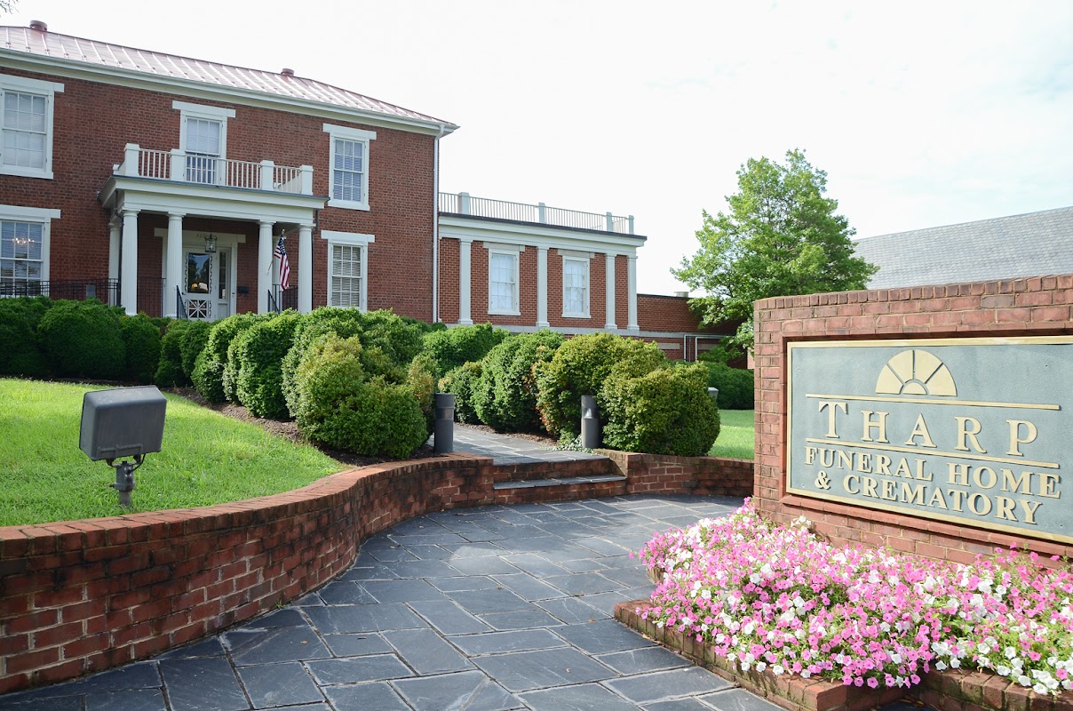 Tharp Funeral Home & Crematory building in Bedford, Virginia