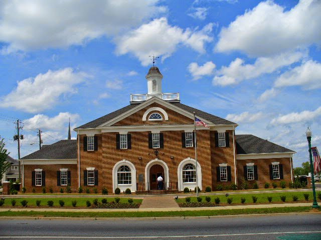 Townsends Brothers Funeral Home building in Dublin, Georgia