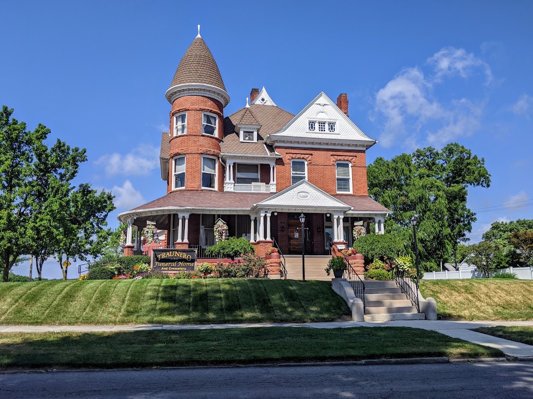 Traunero Funeral Home & Crematory building in Tiffin, Ohio