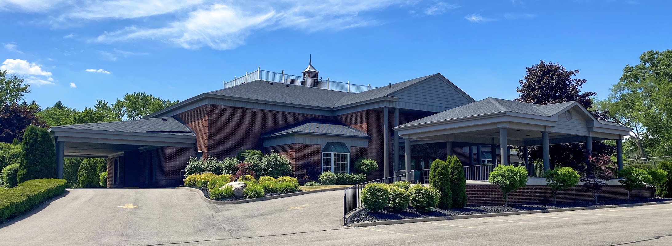 Uht Funeral Home building in Westland, Michigan