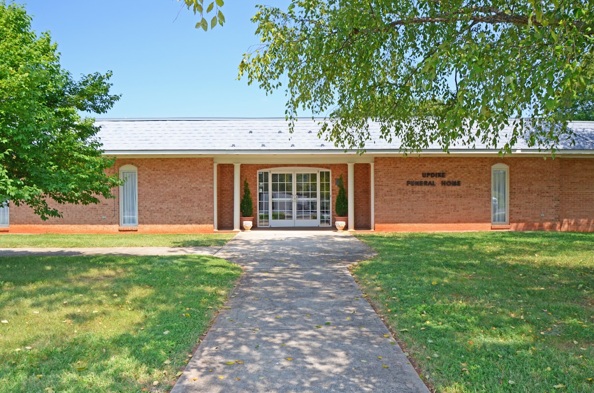 Updike Funeral Home & Crematory Service building in Bedford, Virginia