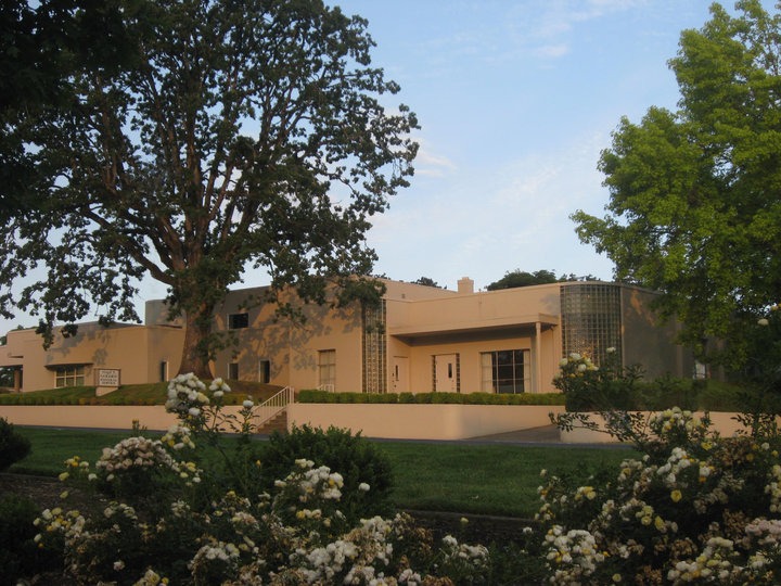 Virgil T. Golden Funeral Services building in Salem, Oregon