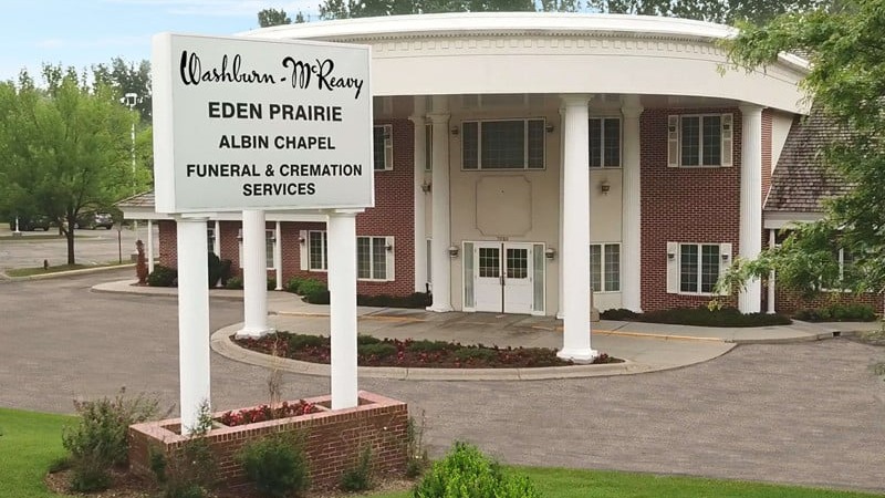 Washburn-McReavy Eden Prairie Chapel building in Eden Prairie, Minnesota