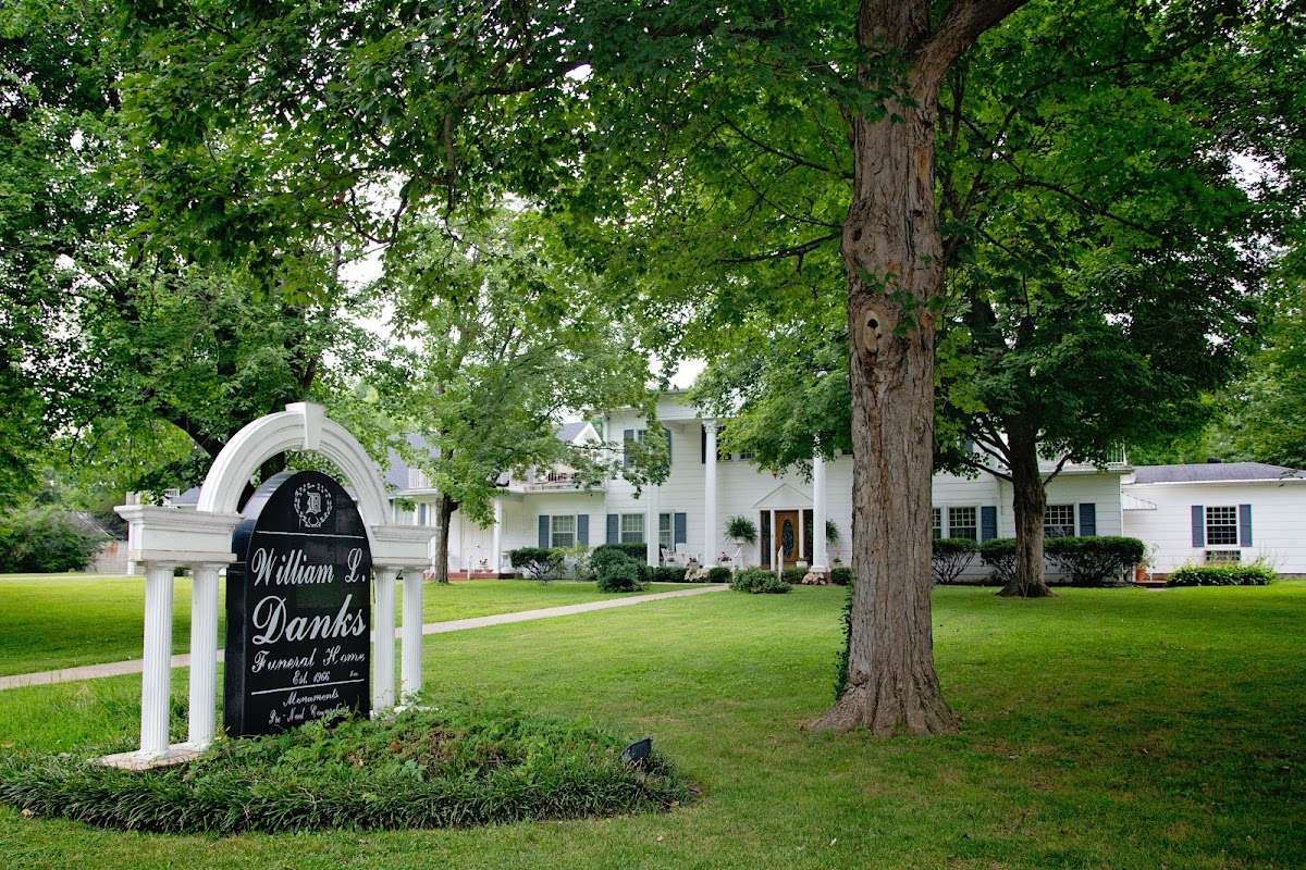 William L. Danks Funeral Home building in Beaver Dam, Kentucky