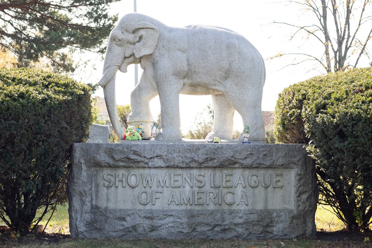 Woodlawn Funeral Home & Memorial Park building in Forest Park, Illinois